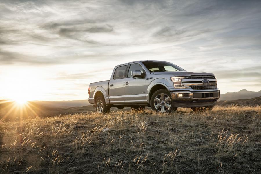  Ford F-150 Lariat SuperCrew 2017 года  (фото 2 из 4)